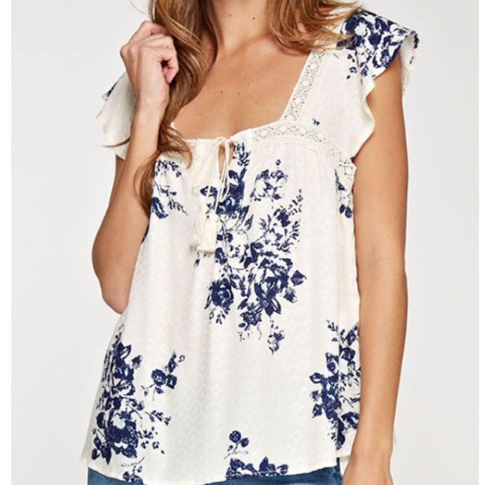 Flutter Sleeve Top